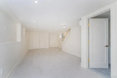 332 Willowbrook Staten Island NY 10314