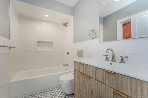 332 Willowbrook Staten Island NY 10314