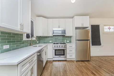 332 Willowbrook Staten Island NY 10314