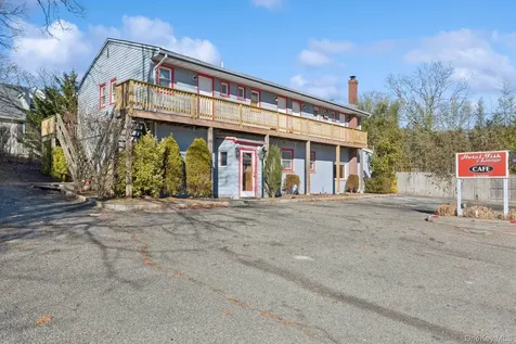 87 North Road Hampton Bays NY 11946