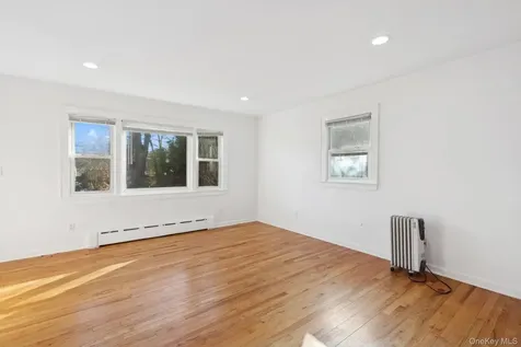 87 North Road Hampton Bays NY 11946