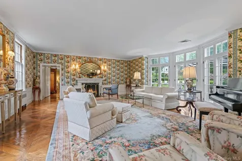 8 Stonegate Lane Old Brookville NY 11545