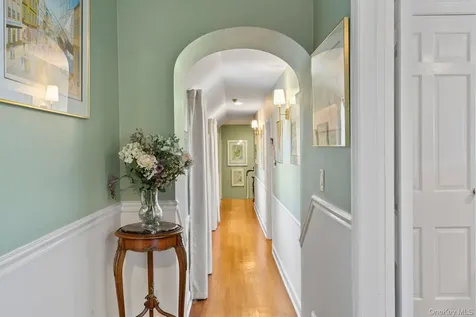 8 Stonegate Lane Old Brookville NY 11545