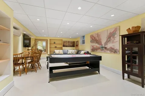 8 Stonegate Lane Old Brookville NY 11545