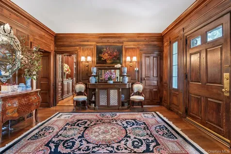 8 Stonegate Lane Old Brookville NY 11545