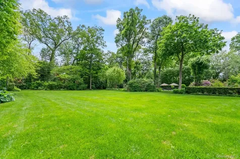 8 Stonegate Lane Old Brookville NY 11545