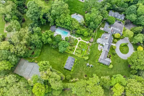 8 Stonegate Lane Old Brookville NY 11545