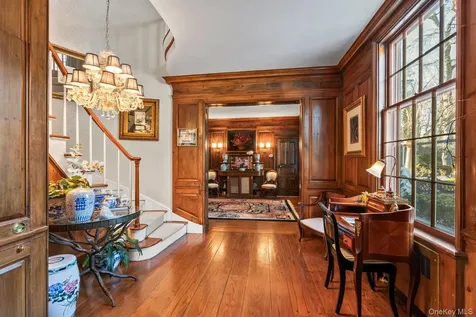 8 Stonegate Lane Old Brookville NY 11545
