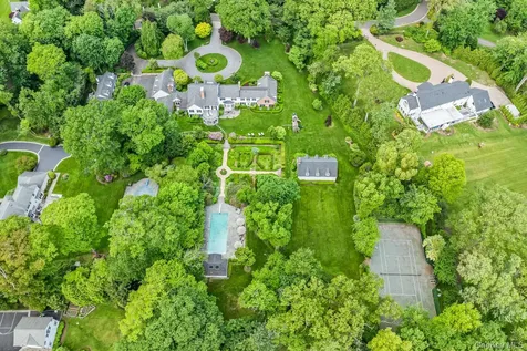 8 Stonegate Lane Old Brookville NY 11545