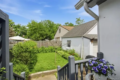 463 Beach Avenue Mamaroneck NY 10543