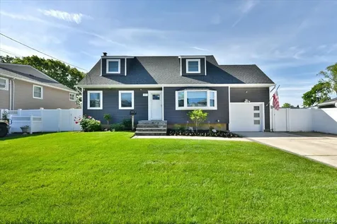 383 Violet Street Massapequa Park NY 11762