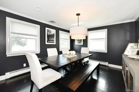 383 Violet Street Massapequa Park NY 11762