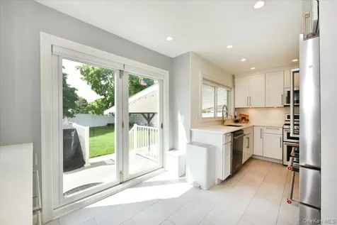 383 Violet Street Massapequa Park NY 11762