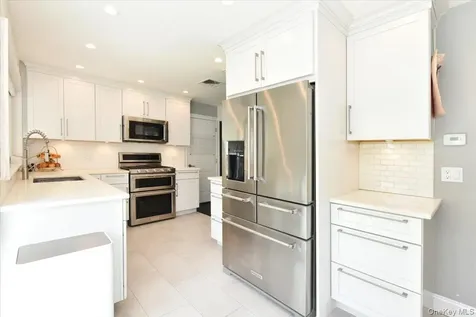 383 Violet Street Massapequa Park NY 11762