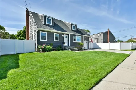 383 Violet Street Massapequa Park NY 11762