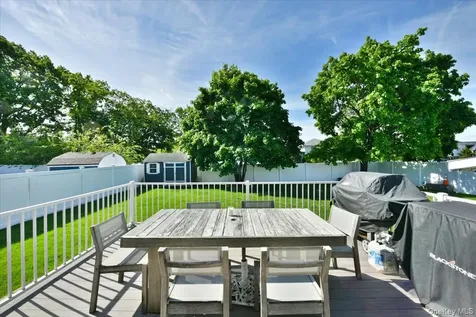 383 Violet Street Massapequa Park NY 11762