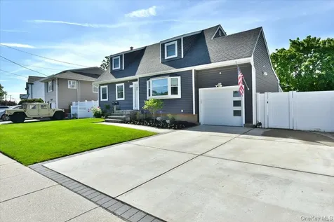 383 Violet Street Massapequa Park NY 11762