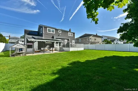 383 Violet Street Massapequa Park NY 11762