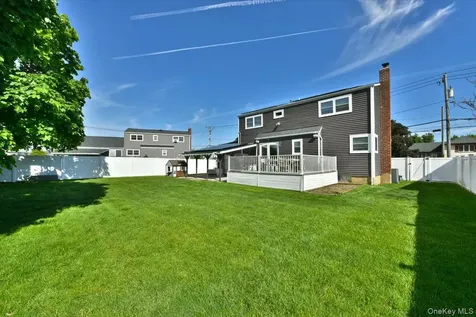 383 Violet Street Massapequa Park NY 11762