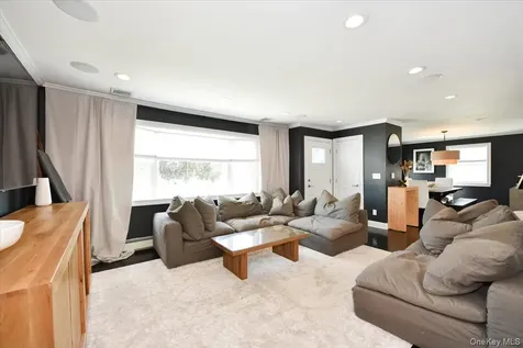 383 Violet Street Massapequa Park NY 11762