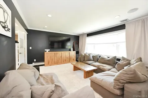 383 Violet Street Massapequa Park NY 11762