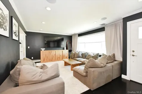 383 Violet Street Massapequa Park NY 11762