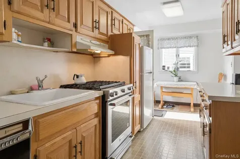 21 Hayes Drive Eastchester NY 10709