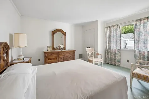21 Hayes Drive Eastchester NY 10709