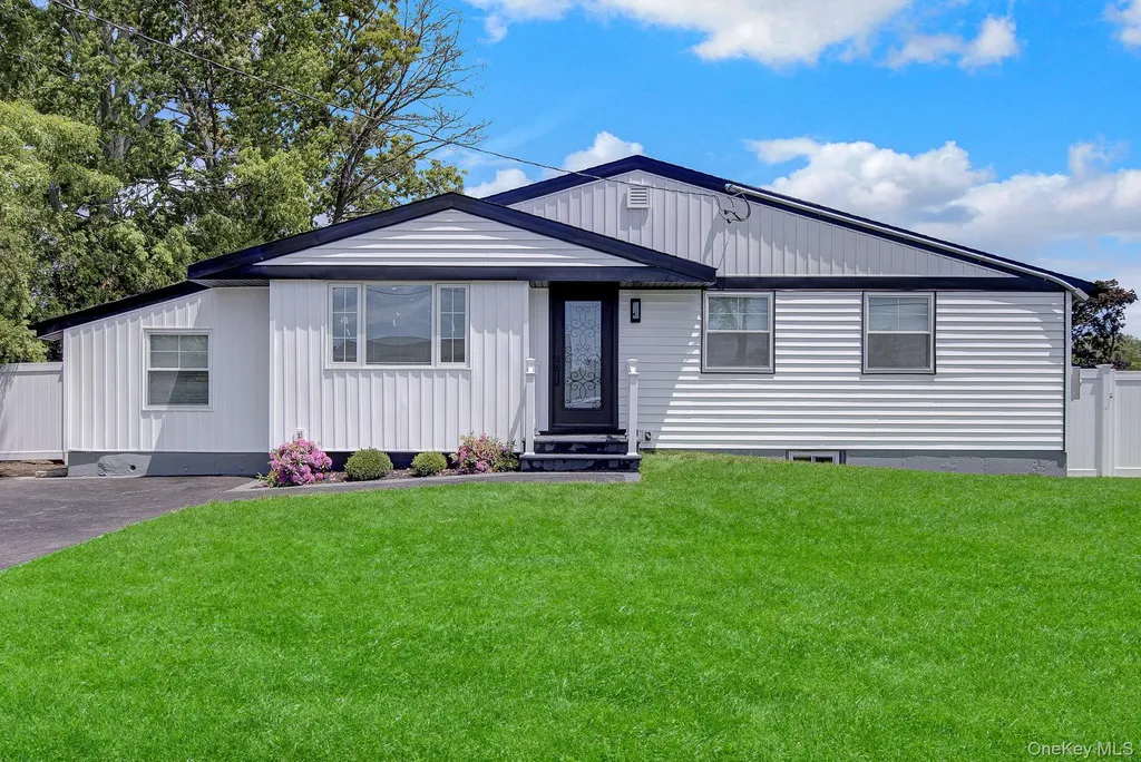 13 W 15th Street Deer Park NY 11729