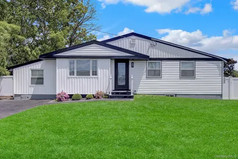 13 W 15th Street Deer Park NY 11729