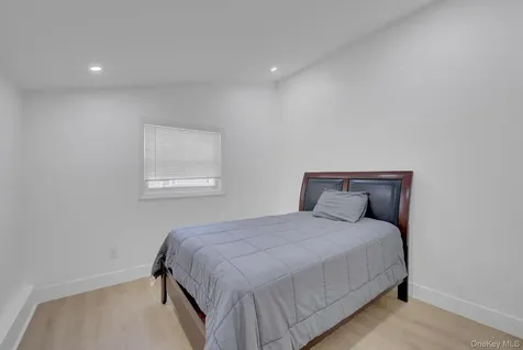13 W 15th Street Deer Park NY 11729