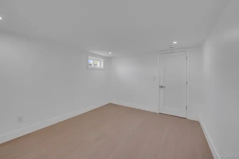 13 W 15th Street Deer Park NY 11729