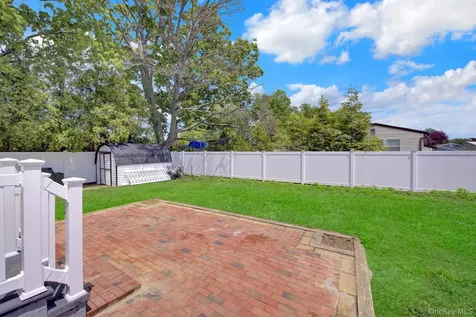 13 W 15th Street Deer Park NY 11729
