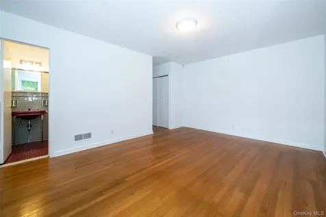 25 Crosshill Road Hartsdale NY 10530