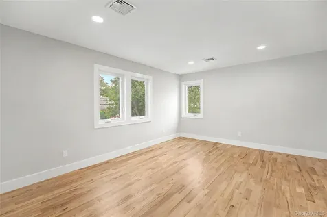 105 Moore Street New Hyde Park NY 11040