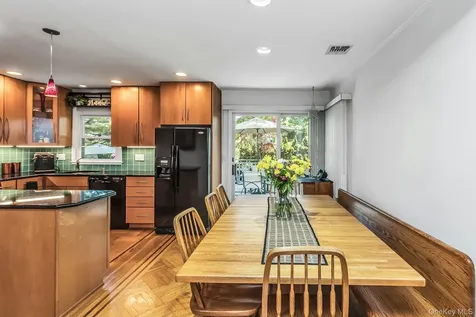 14 Radnor Court Hicksville NY 11801