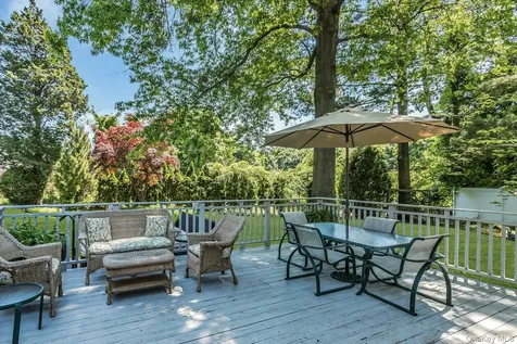 14 Radnor Court Hicksville NY 11801