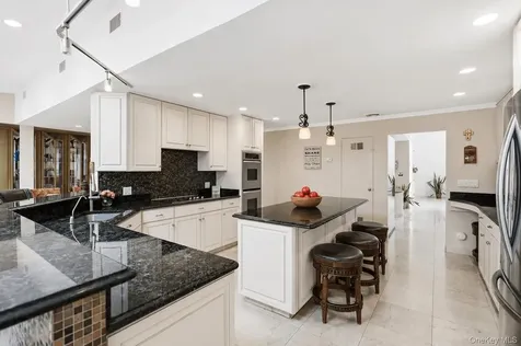 23 Wildwood Lane Greenvale NY 11548