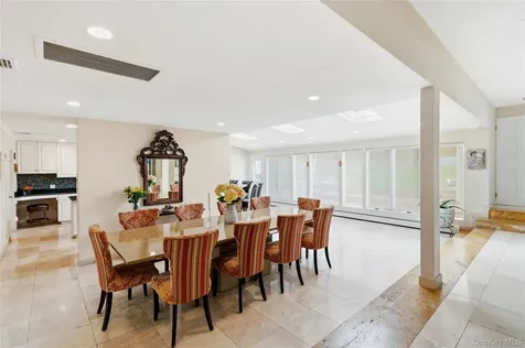 23 Wildwood Lane Greenvale NY 11548