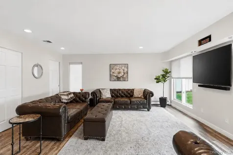 23 Wildwood Lane Greenvale NY 11548