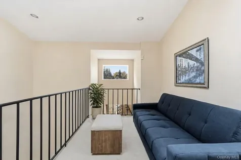 23 Wildwood Lane Greenvale NY 11548