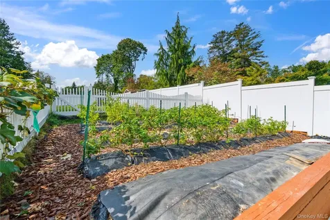 23 Wildwood Lane Greenvale NY 11548
