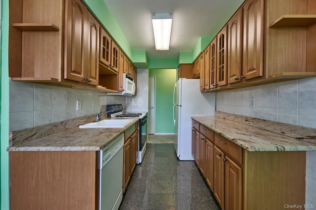 60 Hempstead Avenue Lynbrook NY 11563