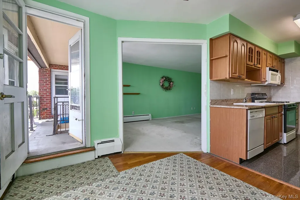 60 Hempstead Avenue Lynbrook NY 11563