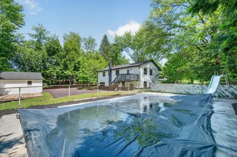 15 Whiteford Drive Pleasant Valley NY 12569