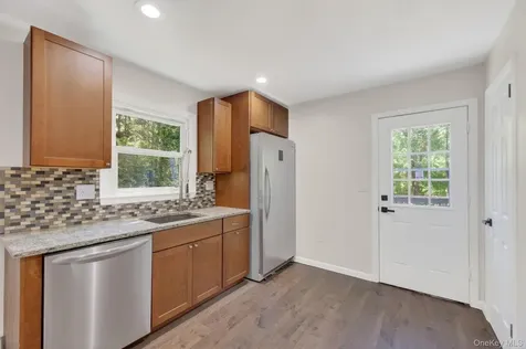 15 Whiteford Drive Pleasant Valley NY 12569