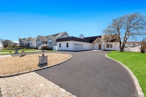 66 Lighthouse Road Babylon NY 11702