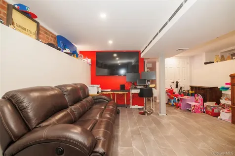 1715 Hering Avenue Bronx NY 10461