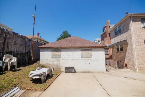 1715 Hering Avenue Bronx NY 10461