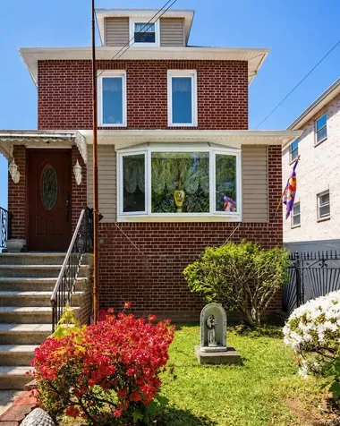 1715 Hering Avenue Bronx NY 10461
